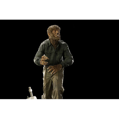 Image of Universal Monsters - Wolf Man Deluxe 1:10 Scale Statue